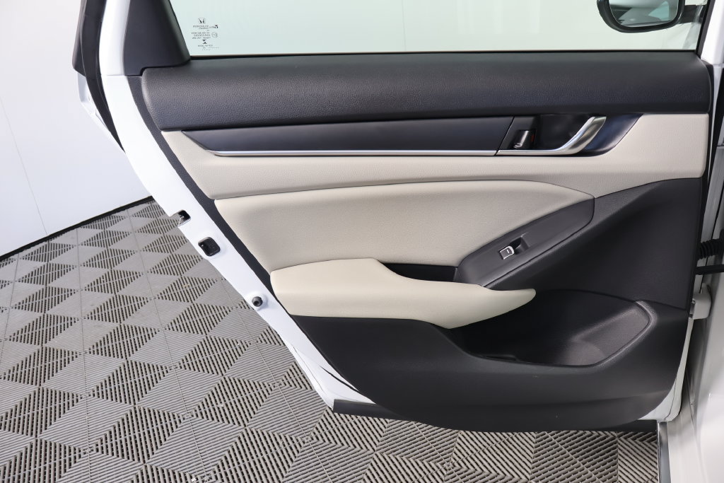 Used 2020 Honda Accord EX image 10