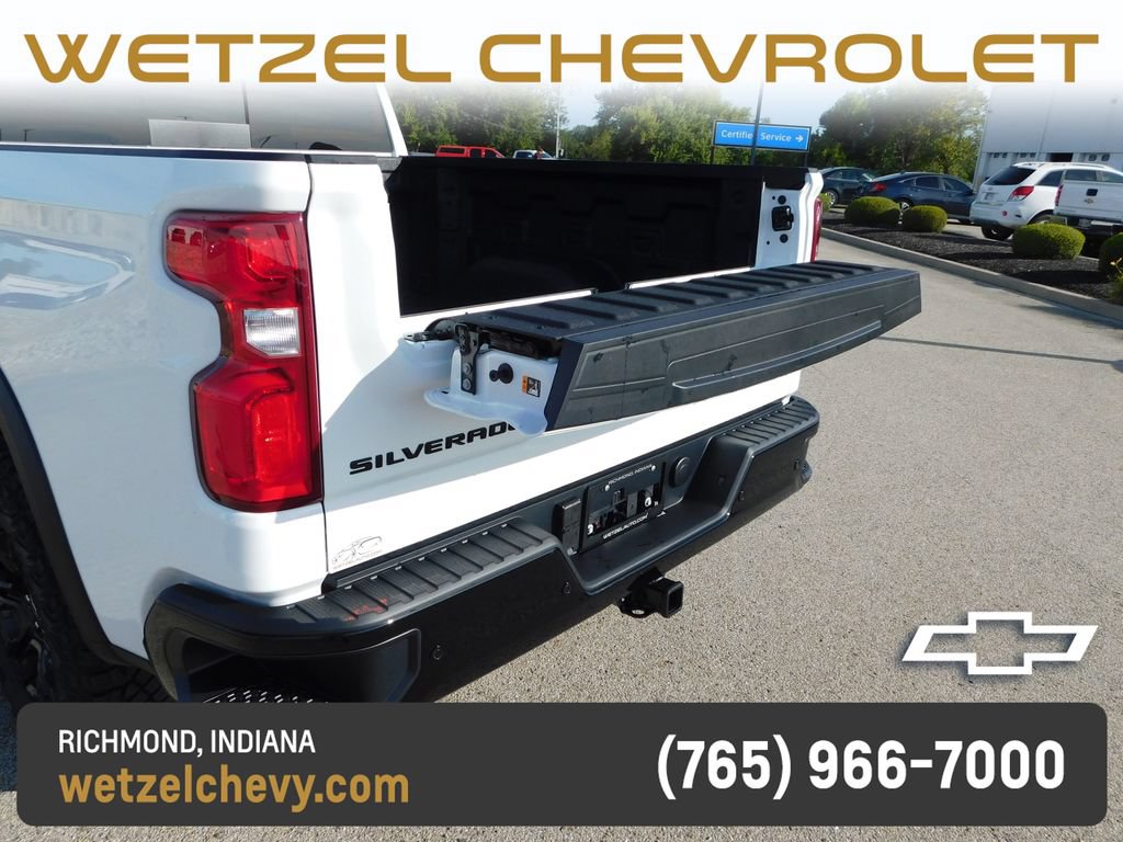 New 2026 Chevrolet Silverado 1500 ZR2 w/ Dark Appearance Package AWD/4WD image 10