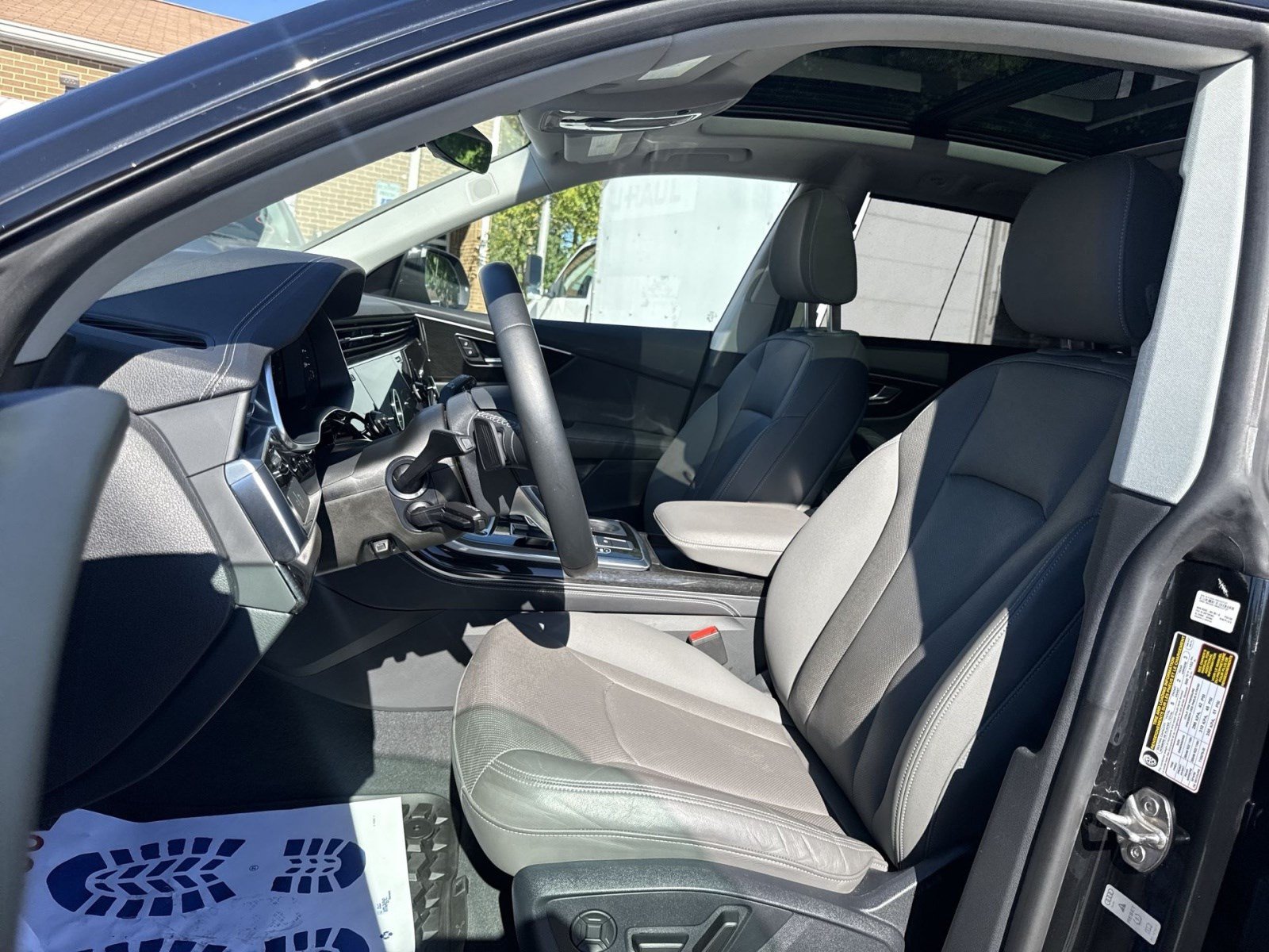 Used 2025 Audi Q8 Premium Plus AWD/4WD image 12