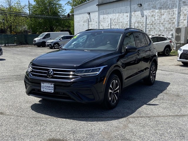 Used 2024 Volkswagen Tiguan S image 9