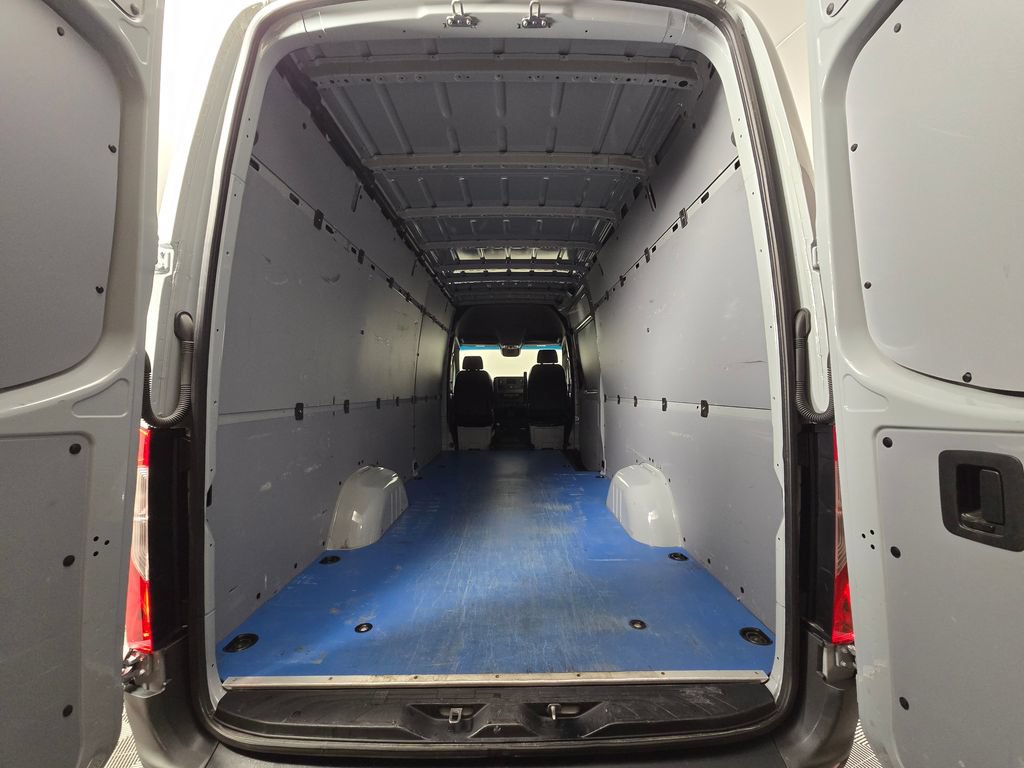 Used 2021 Mercedes-Benz Sprinter 2500 image 16