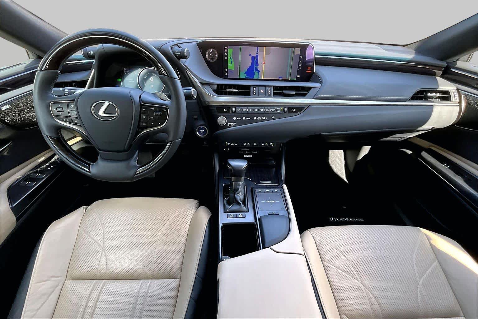 Used 2021 Lexus ES 300h Ultra Luxury w/ Accessory Package 2 FWD image 16