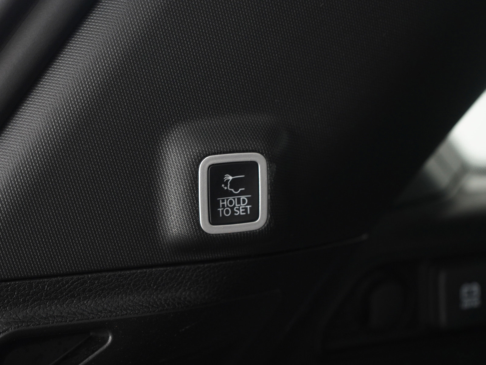 Used 2024 Jeep Grand Cherokee Altitude image 19