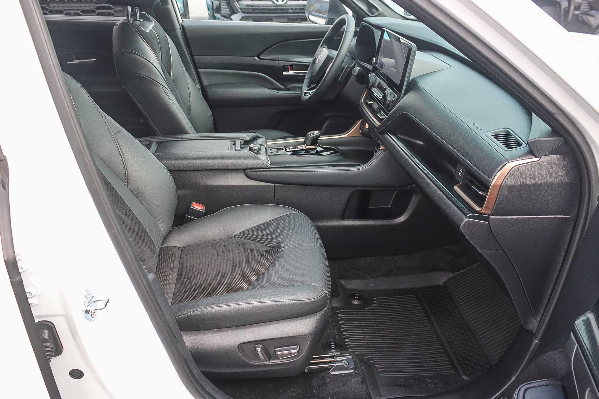 Certified 2025 Toyota Grand Highlander AWD Hybrid image 17