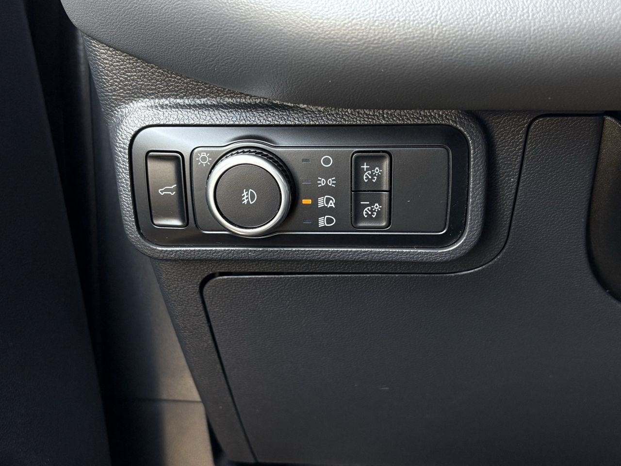 Certified 2025 Ford Explorer Active w/ Active Comfort Package RWD image 23