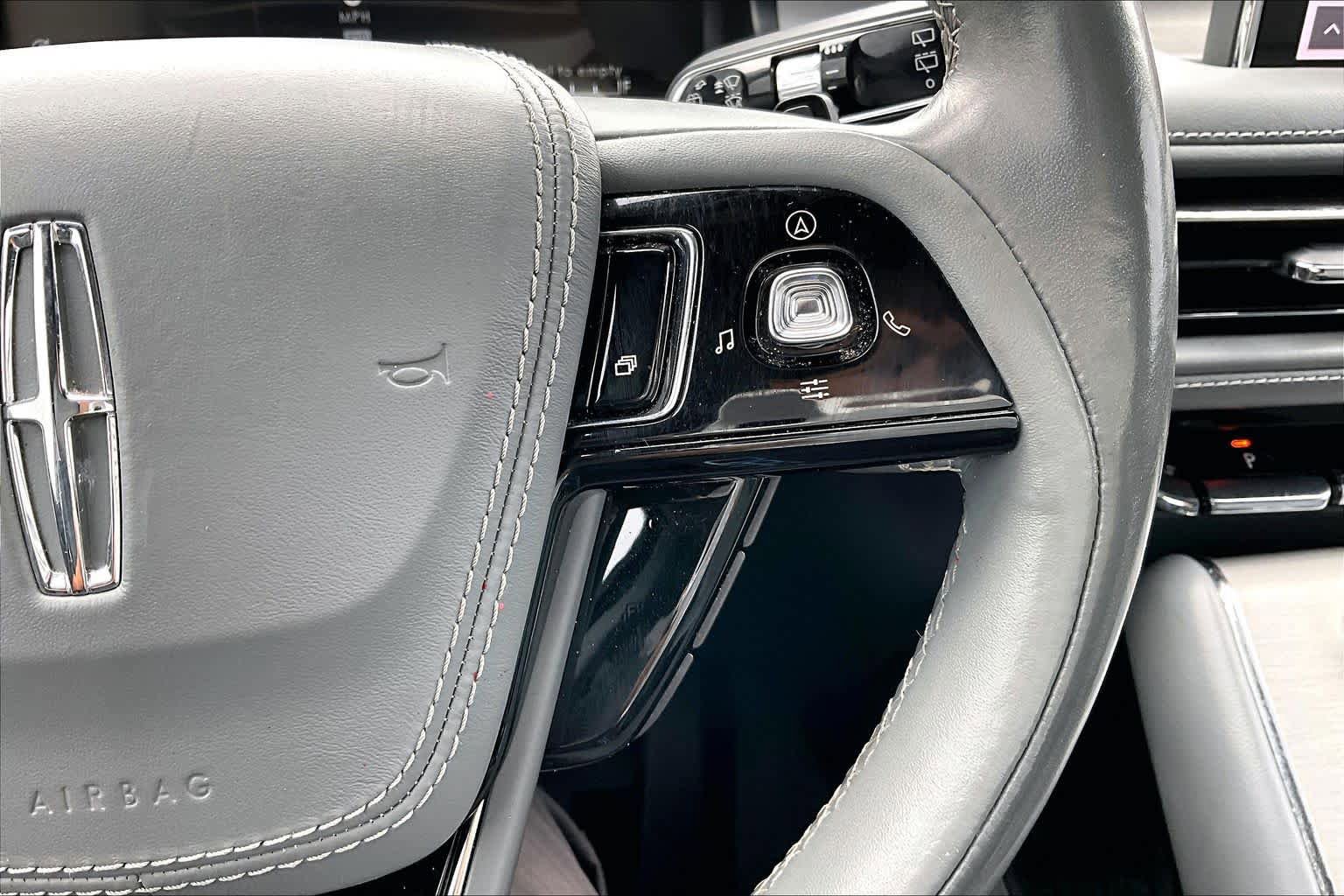 Used 2020 Lincoln Aviator Reserve w/ Equipment Group 201A RWD image 22