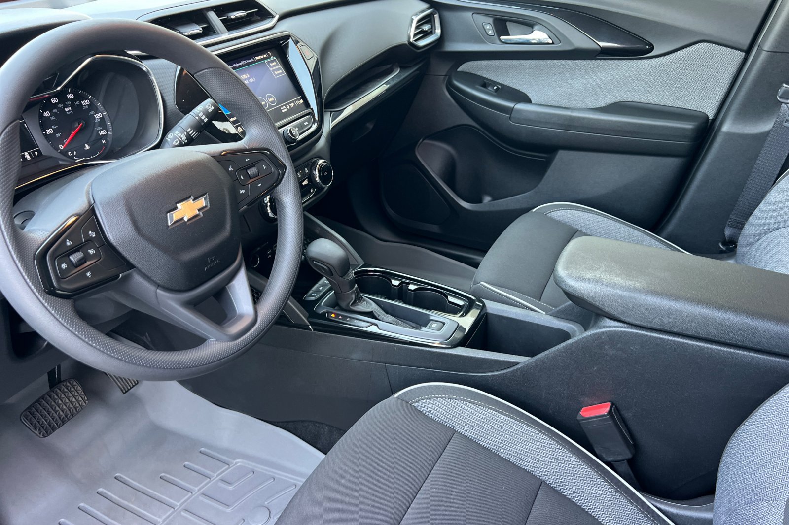Used 2021 Chevrolet TrailBlazer LT w/ Convenience Package FWD image 11