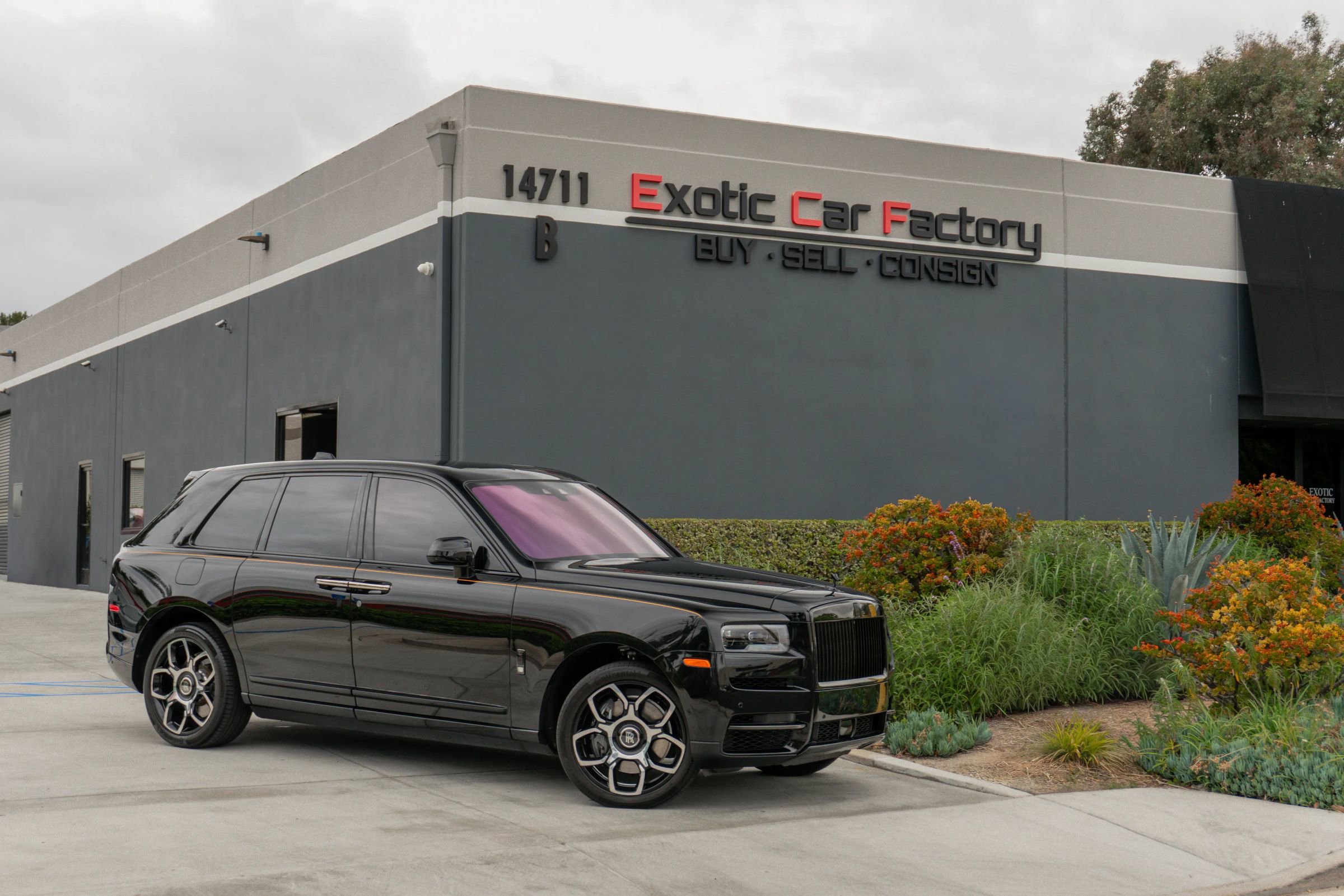 Used 2023 Rolls-Royce Cullinan Black Badge w/ Leather Finishing Pack image 1