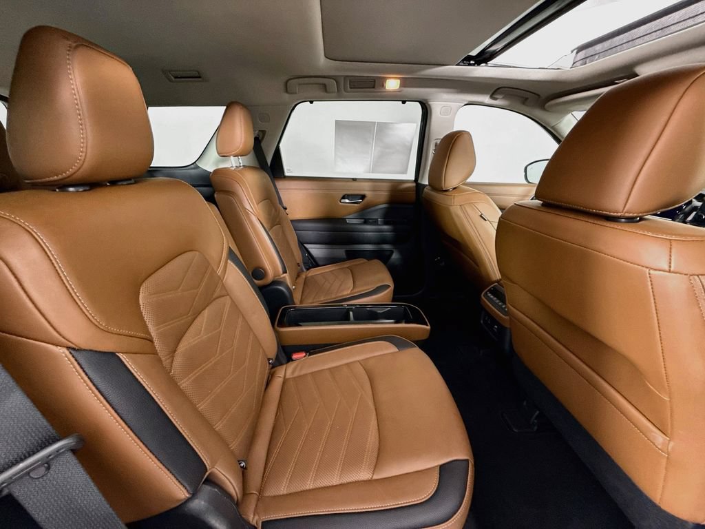 Used 2023 Nissan Pathfinder Platinum AWD/4WD image 33