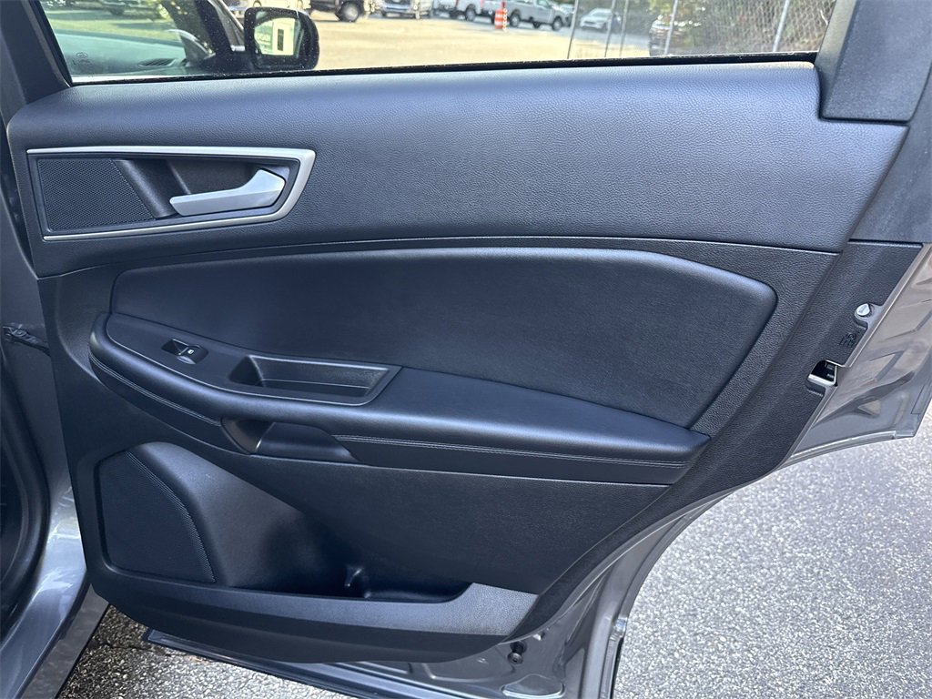 Used 2024 Ford Edge SEL w/ Convenience Package image 16