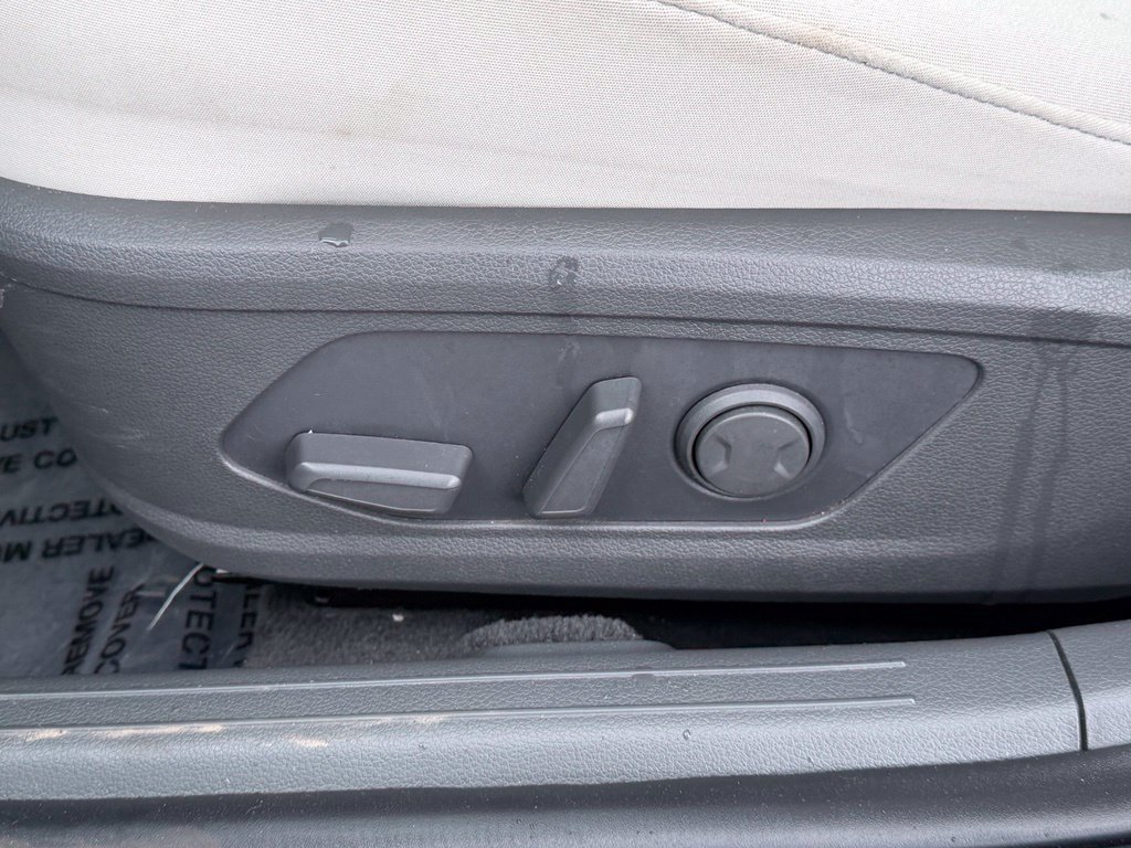 Used 2025 Hyundai Sonata SEL FWD image 28