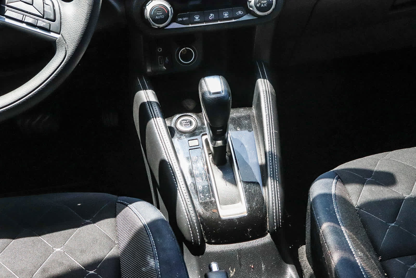 Used 2018 Nissan Kicks SV FWD image 23