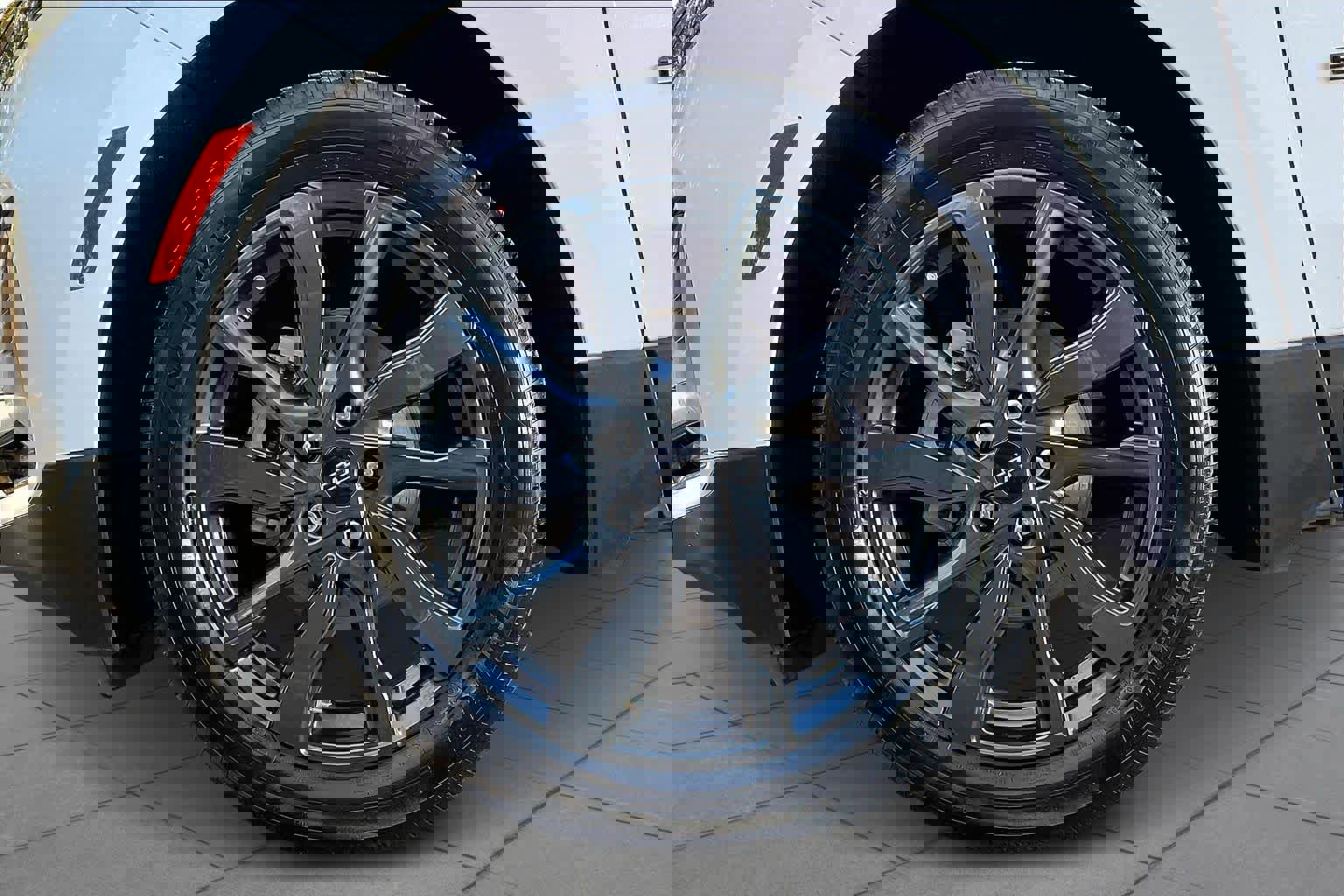 Used 2023 Chevrolet Equinox RS image 9