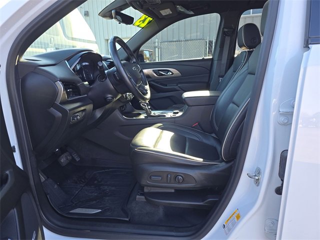 Used 2023 Chevrolet Traverse Premier w/ Redline Edition image 9