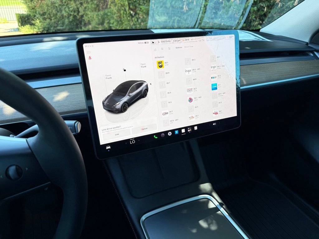 Used 2022 Tesla Model Y Long Range AWD/4WD image 21