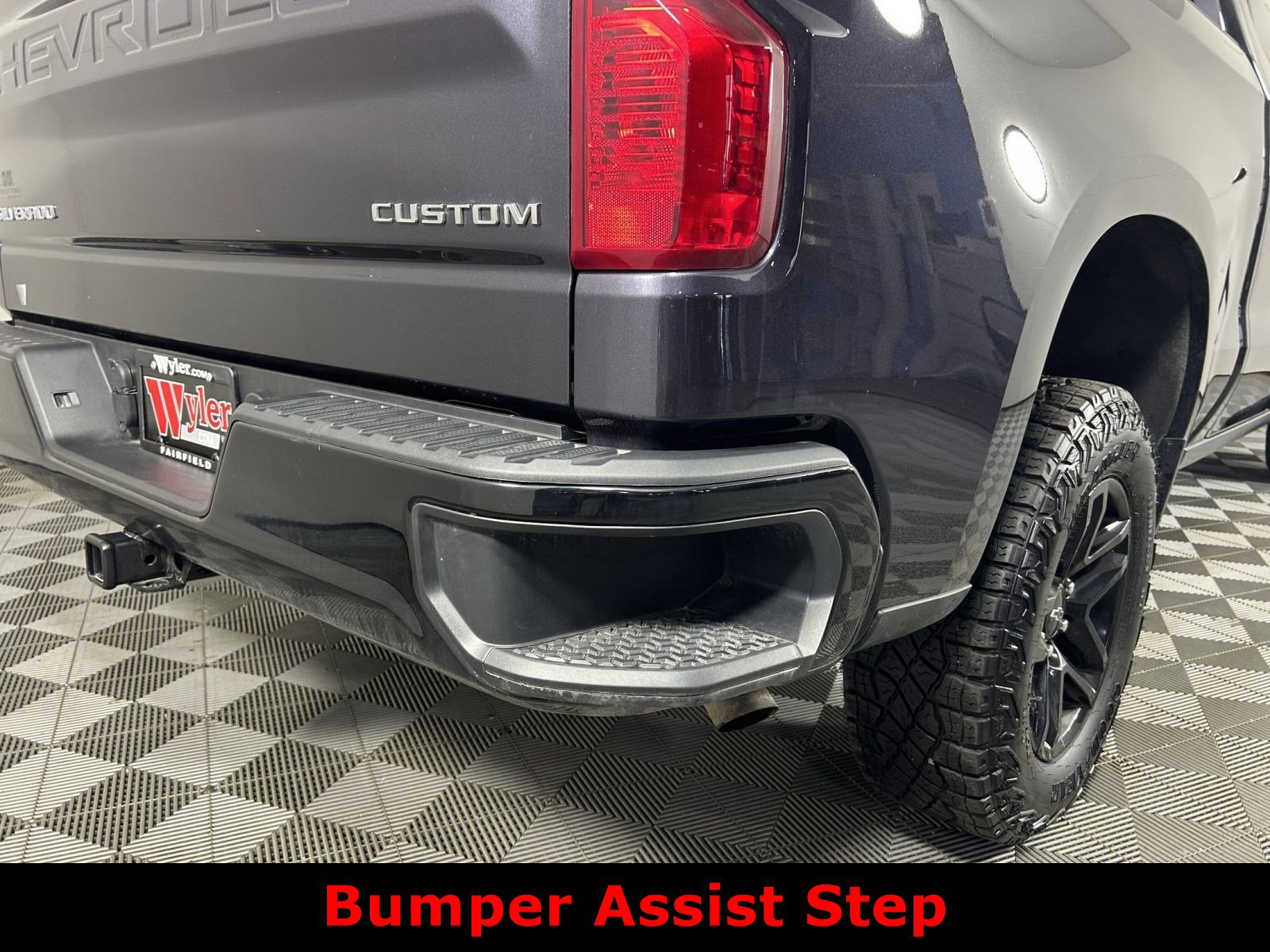 Used 2024 Chevrolet Silverado 1500 Custom Trail Boss AWD/4WD image 8