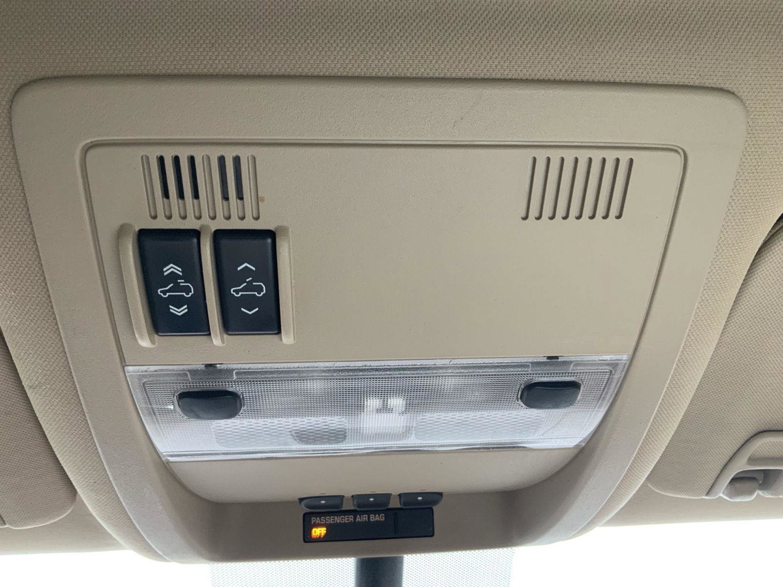 Used 2013 Chevrolet Avalanche LTZ image 46