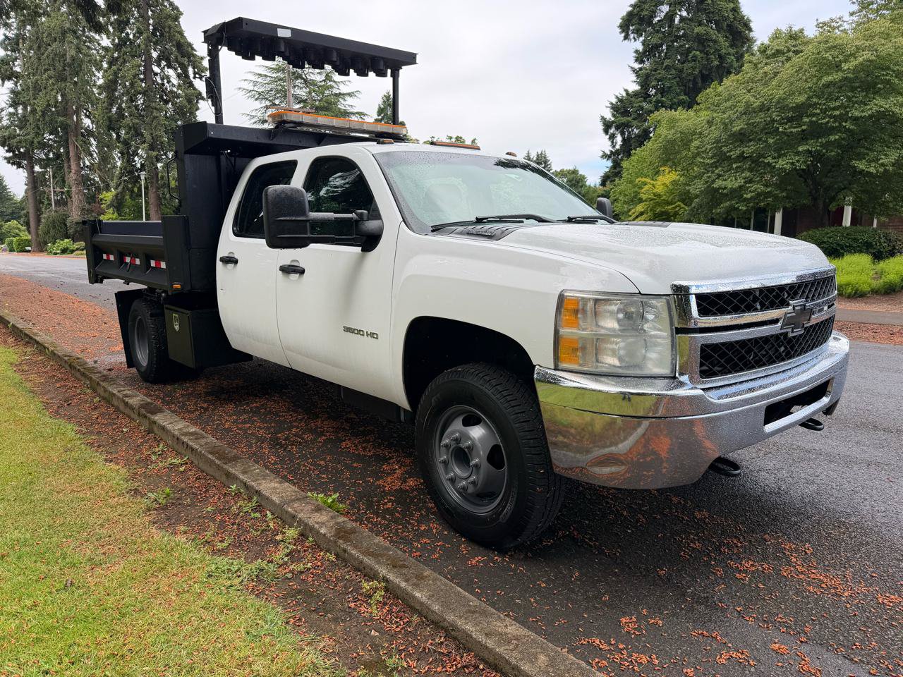 Used 2011 Chevrolet Silverado 3500 W/T RWD image 7