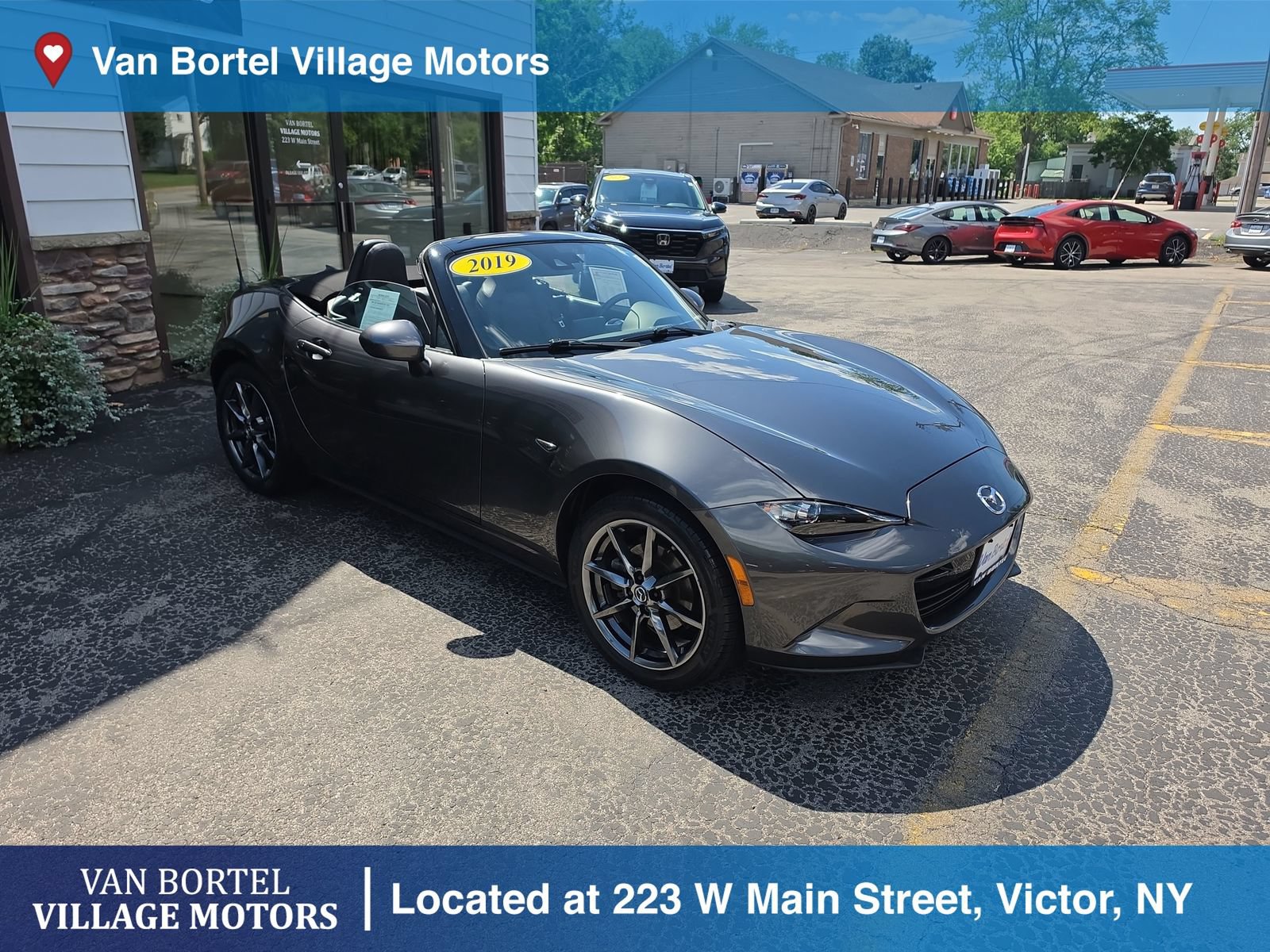 Used 2019 MAZDA MX-5 Miata Grand Touring w/ GT-S Package RWD image 10