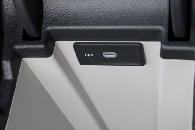 Used 2024 Volkswagen Jetta SE image 38