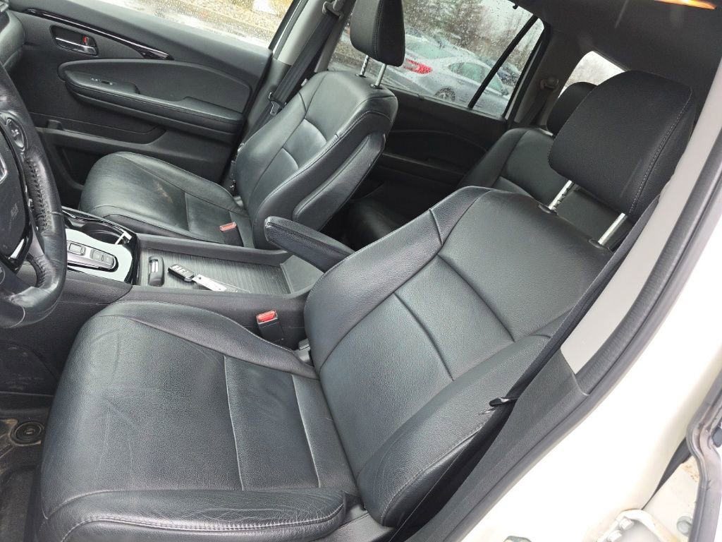 Used 2017 Honda Pilot Touring image 10
