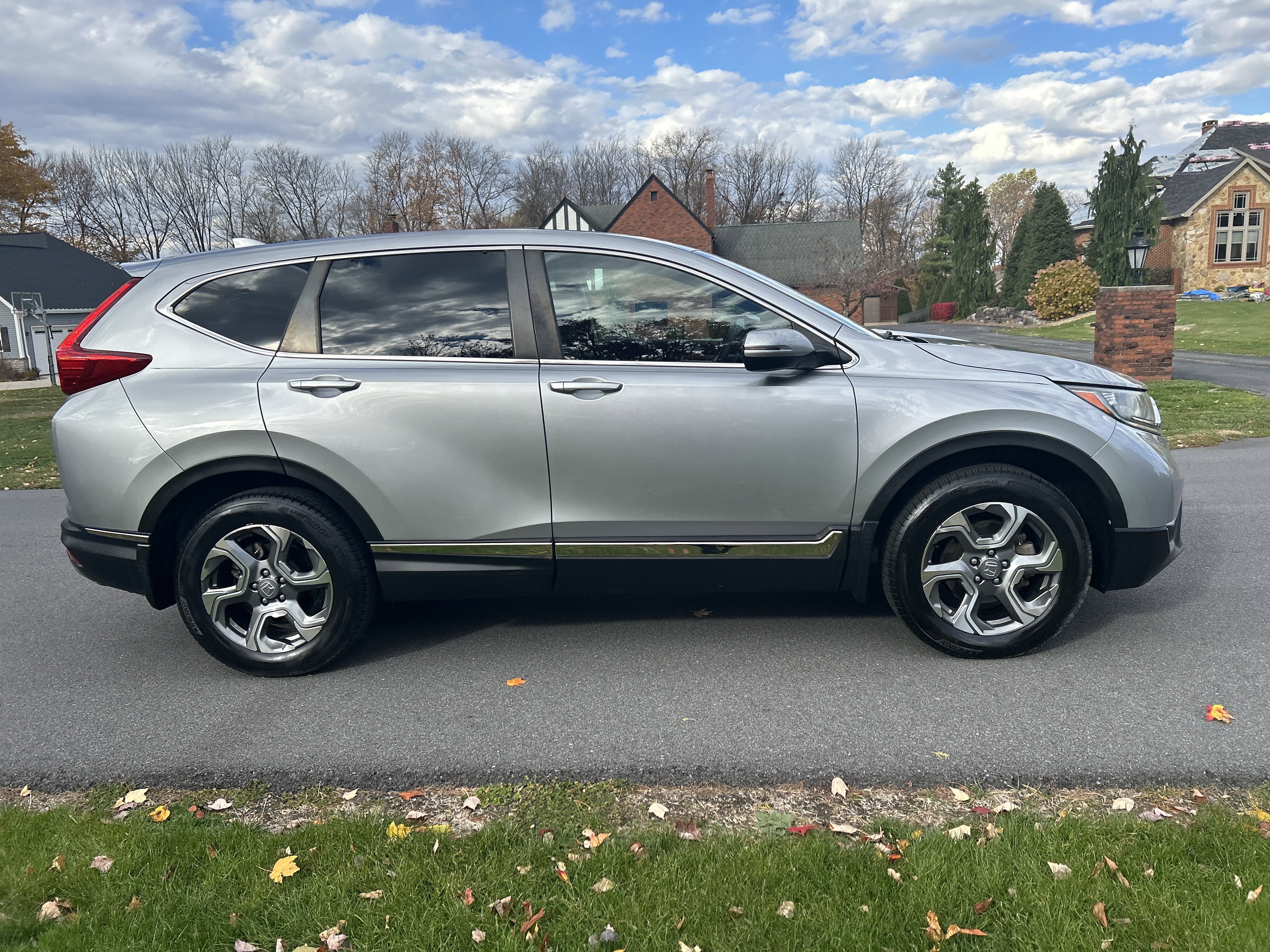 Used 2019 Honda CR-V EX image 5
