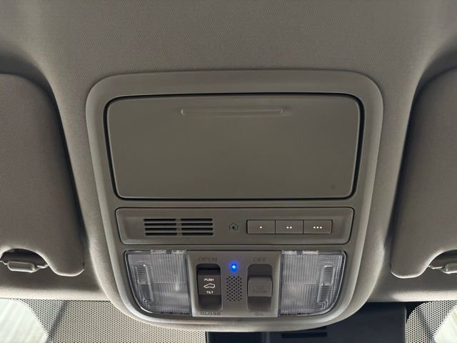 Used 2017 Honda Pilot Touring image 29