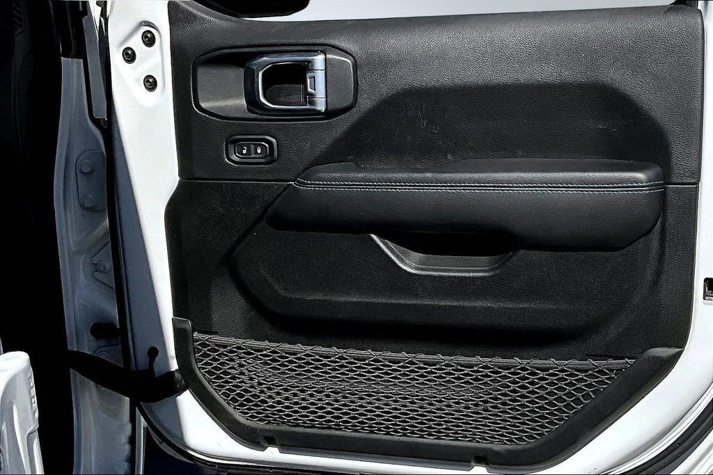 Used 2021 Jeep Wrangler Unlimited Rubicon 4xe w/ Steel Bumper Group image 15