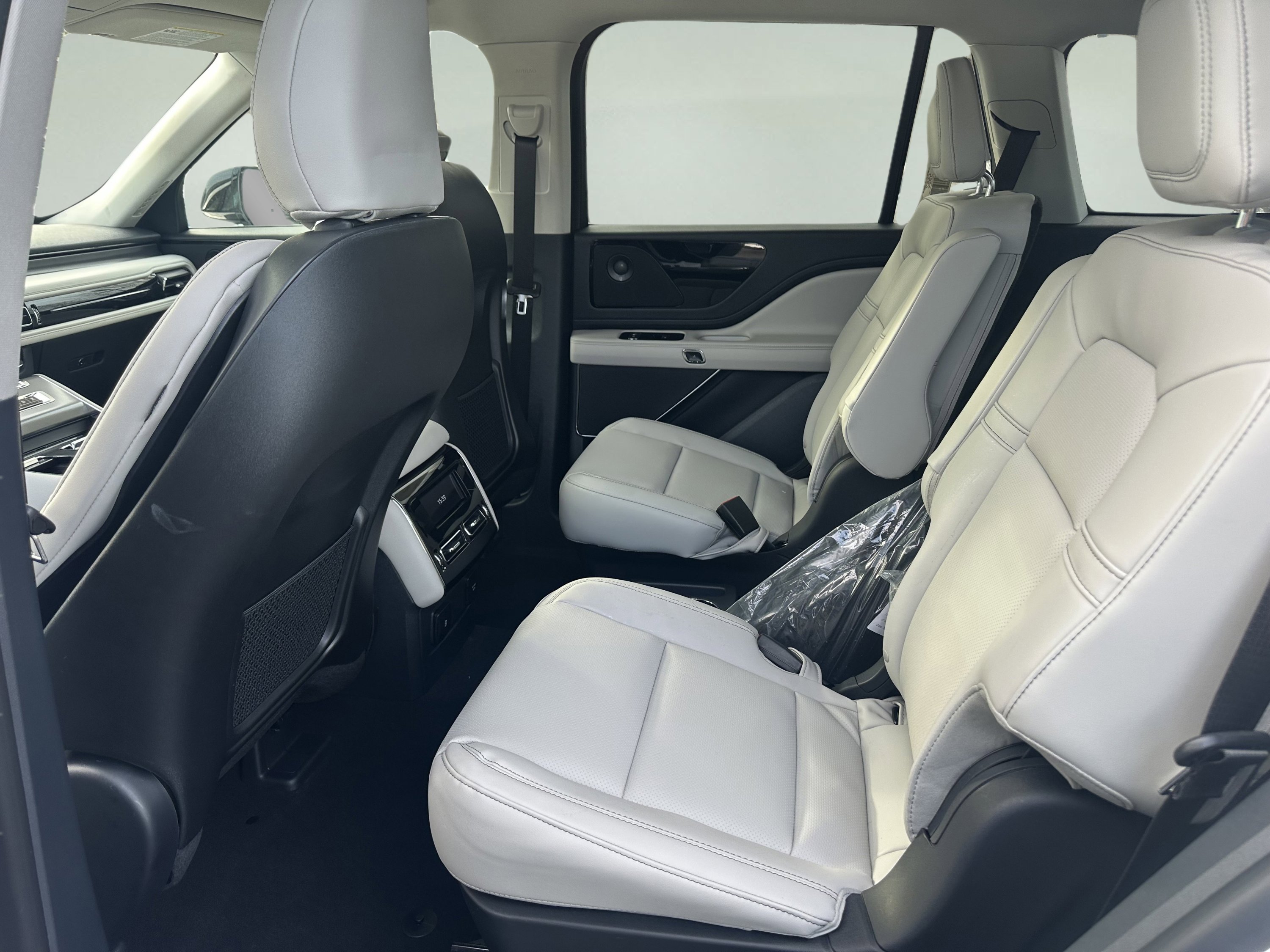 New 2026 Lincoln Aviator AWD image 11