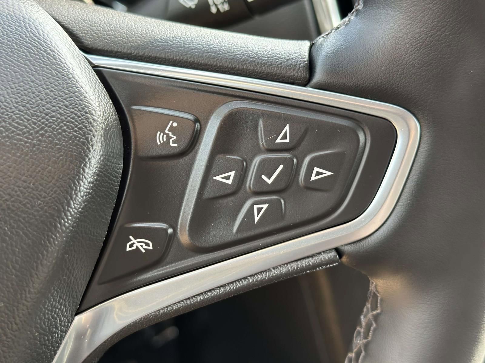 Used 2023 Chevrolet Equinox LT image 15