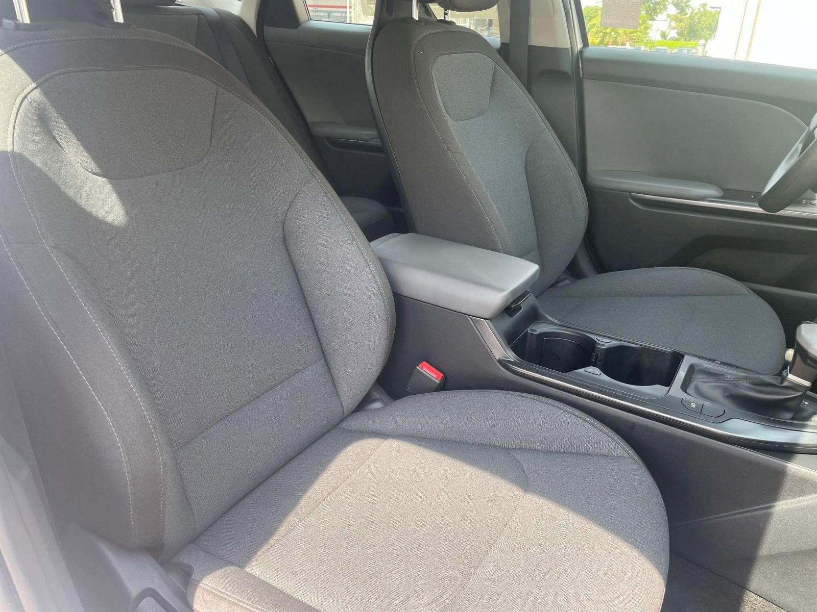 Used 2025 Kia K4 LXS image 35