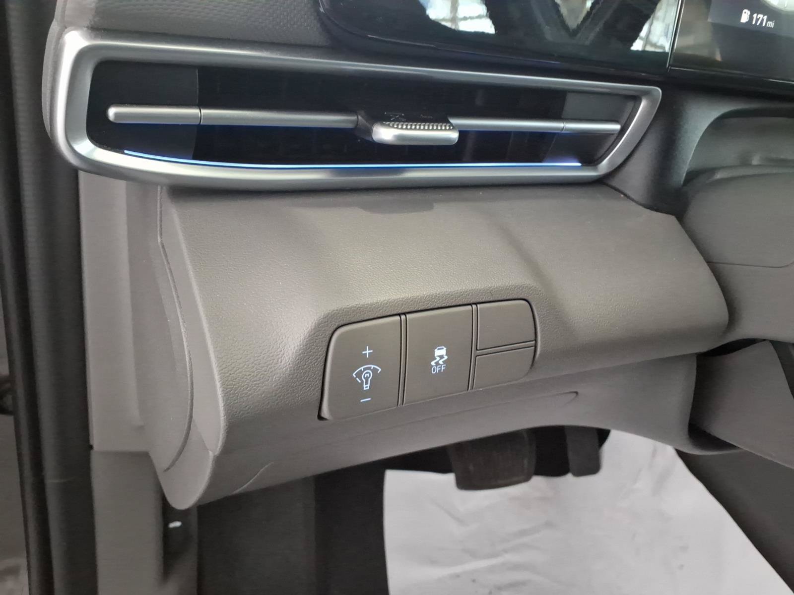 Certified 2024 Hyundai Elantra SEL w/ Convenience Package FWD image 20