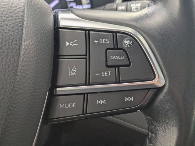 Used 2021 Toyota Highlander XSE AWD/4WD image 16