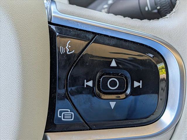 Used 2023 Volvo XC90 B5 Plus w/ Protection Package Premier AWD/4WD image 11