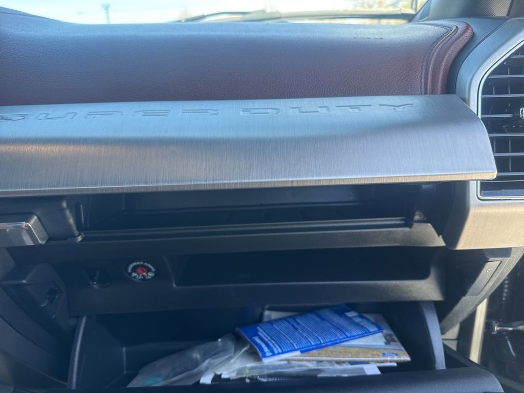 Used 2022 Ford F350 Platinum w/ FX4 Off-Road Package image 43