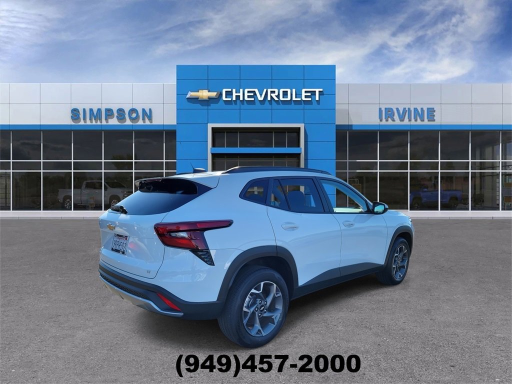 Used 2025 Chevrolet Trax LT w/ Driver Confidence Package image 8