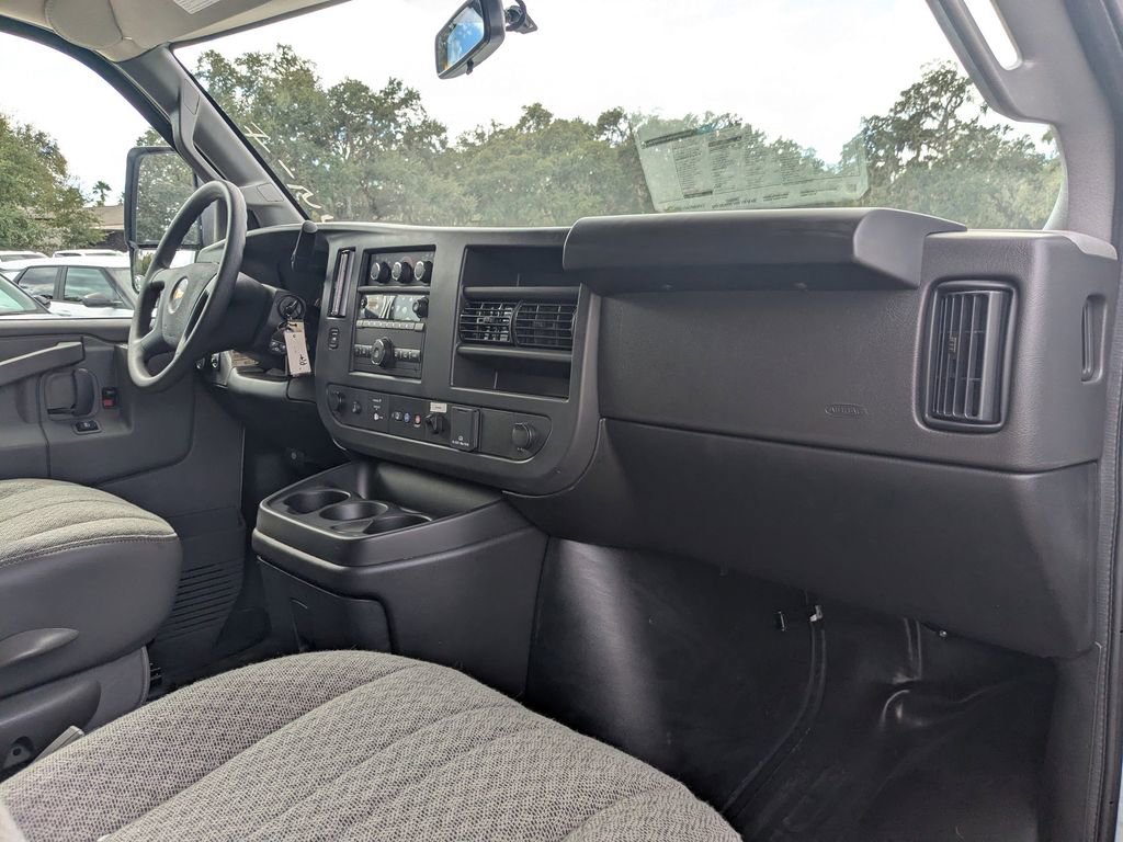 New 2025 Chevrolet Express 3500 w/ Power Convenience Package image 16
