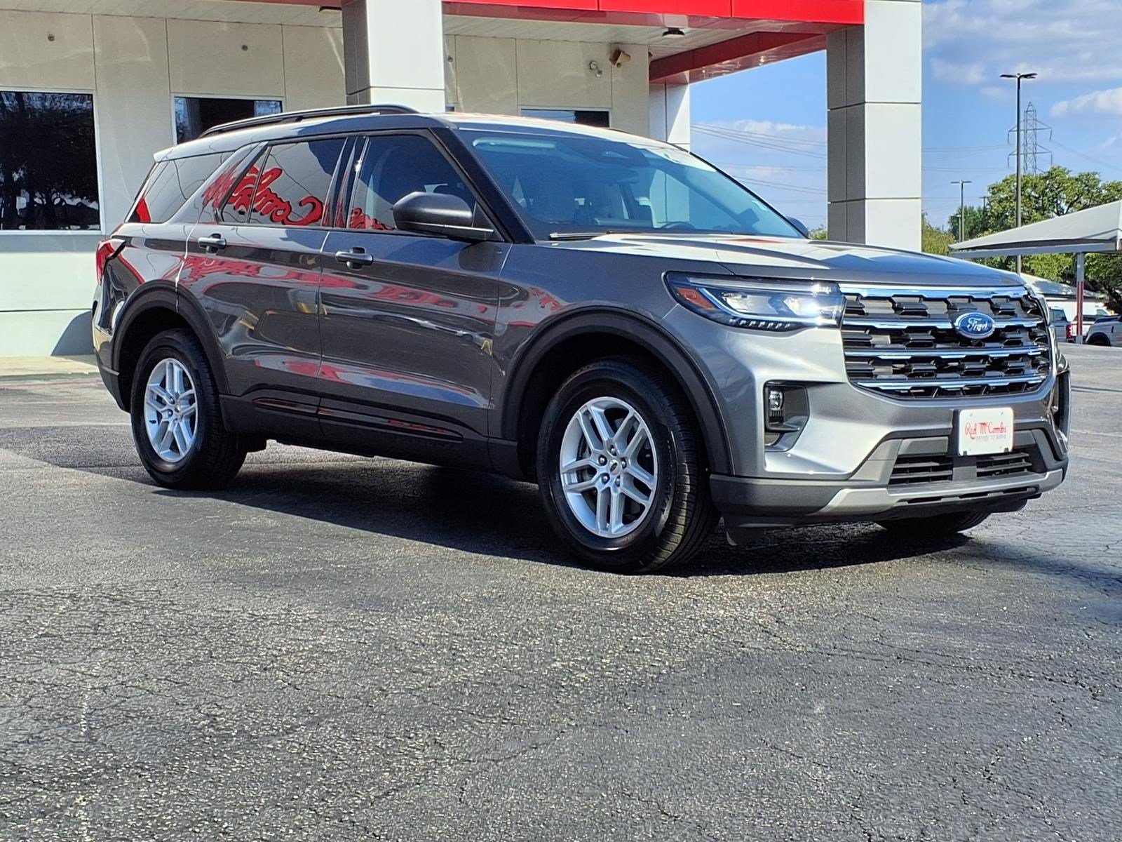 Certified 2026 Ford Explorer Active w/ Active Comfort Package RWD image 4