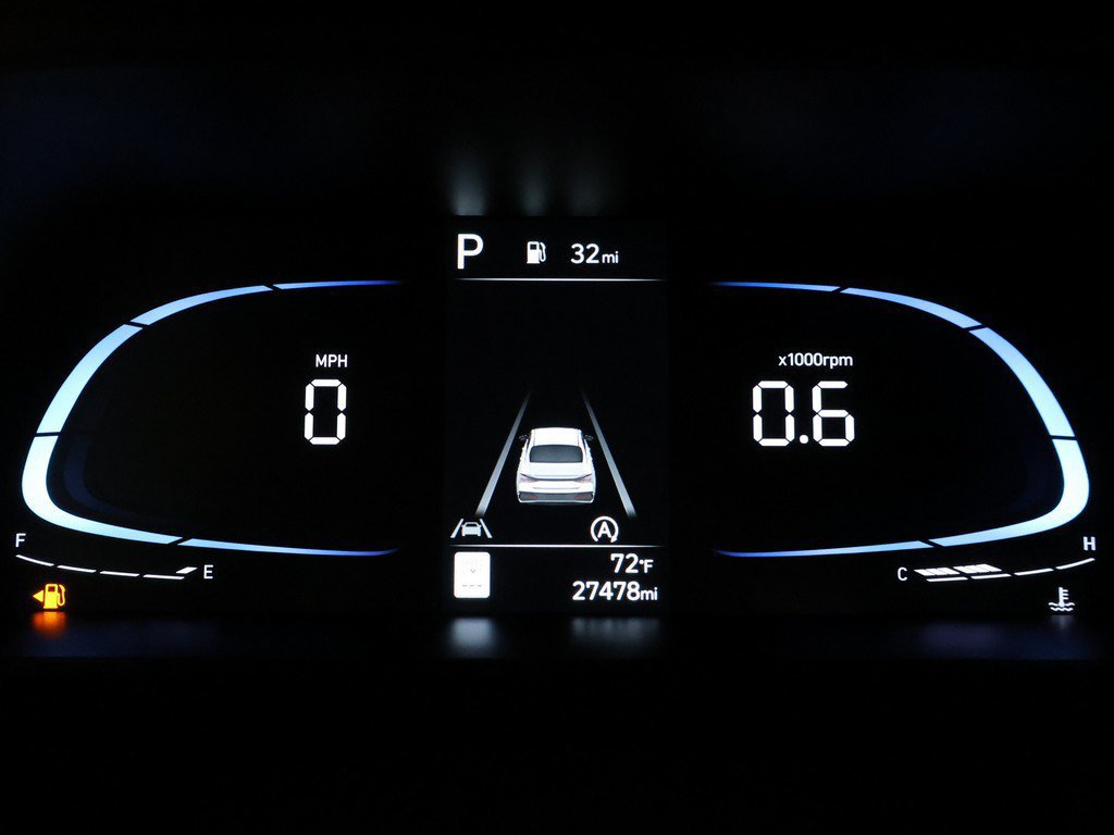 Certified 2025 Hyundai Elantra SE FWD image 34