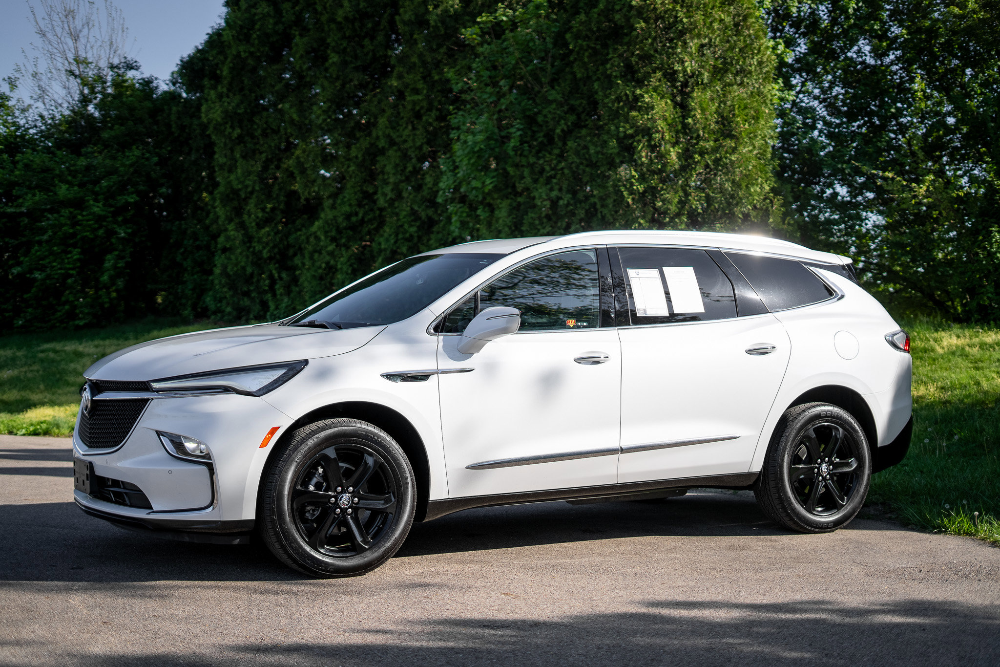 Used 2024 Buick Enclave Essence w/ Sport Touring Edition image 8