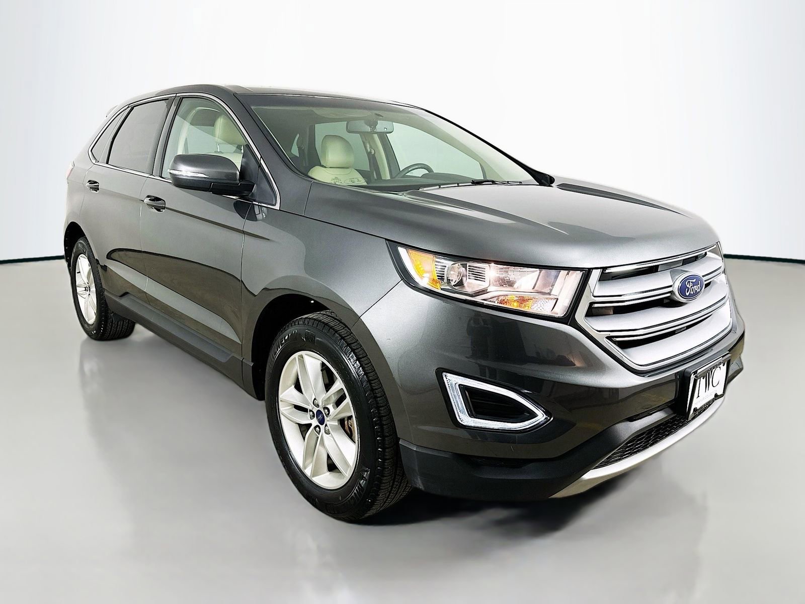 Used 2017 Ford Edge SEL w/ Equipment Group 201A AWD/4WD image 3