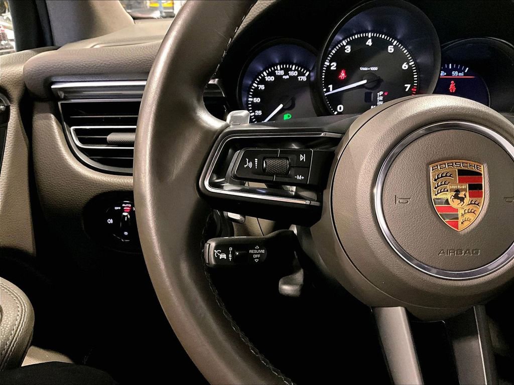 Certified 2023 Porsche Macan AWD/4WD image 23