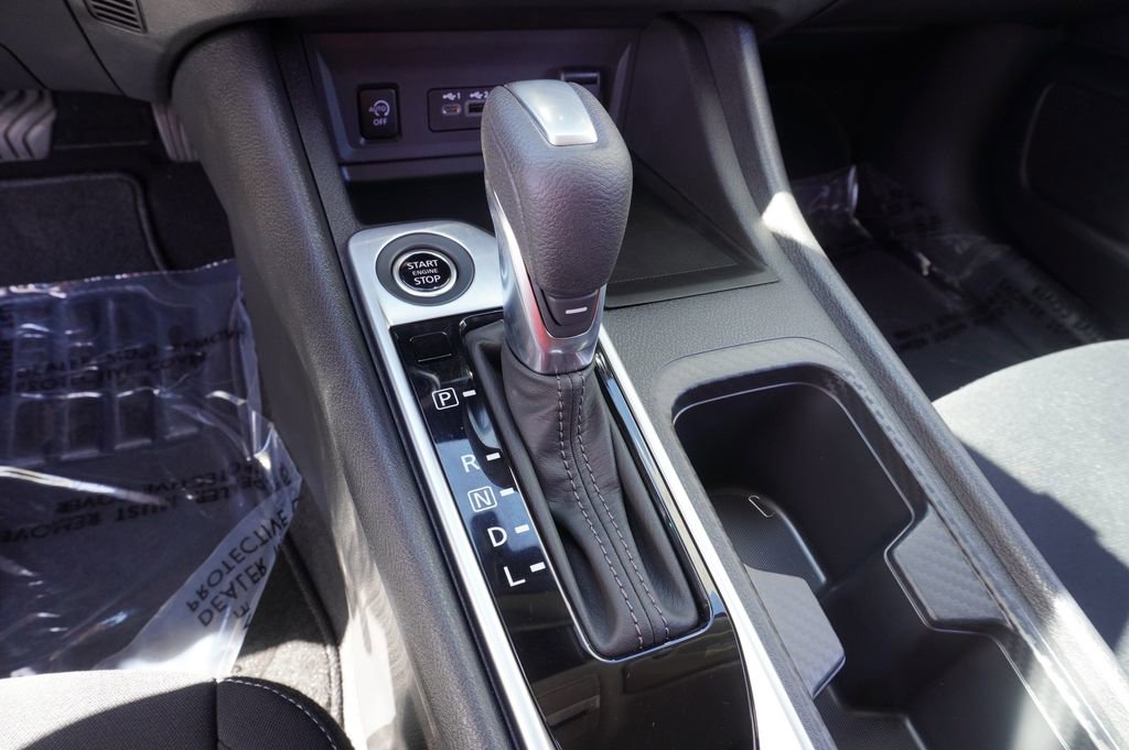 Certified 2025 Nissan Sentra SV image 18