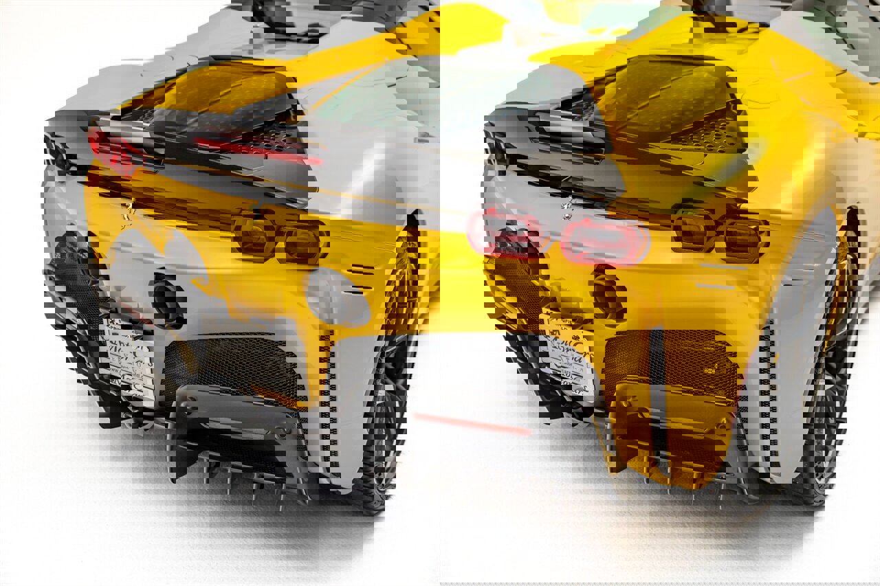 Used 2023 Ferrari SF90 Spider image 30