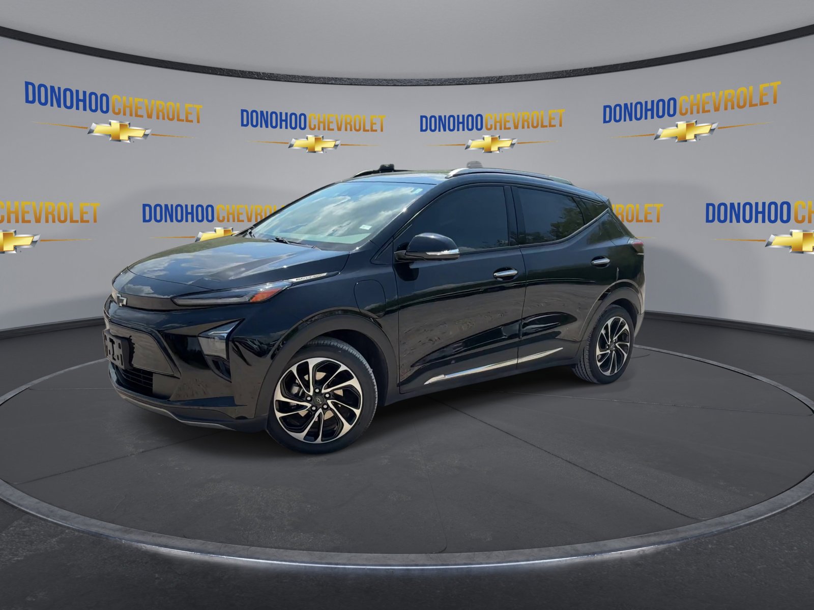 Used 2022 Chevrolet Bolt EUV Premier w/ Sun & Sound Package FWD image 7