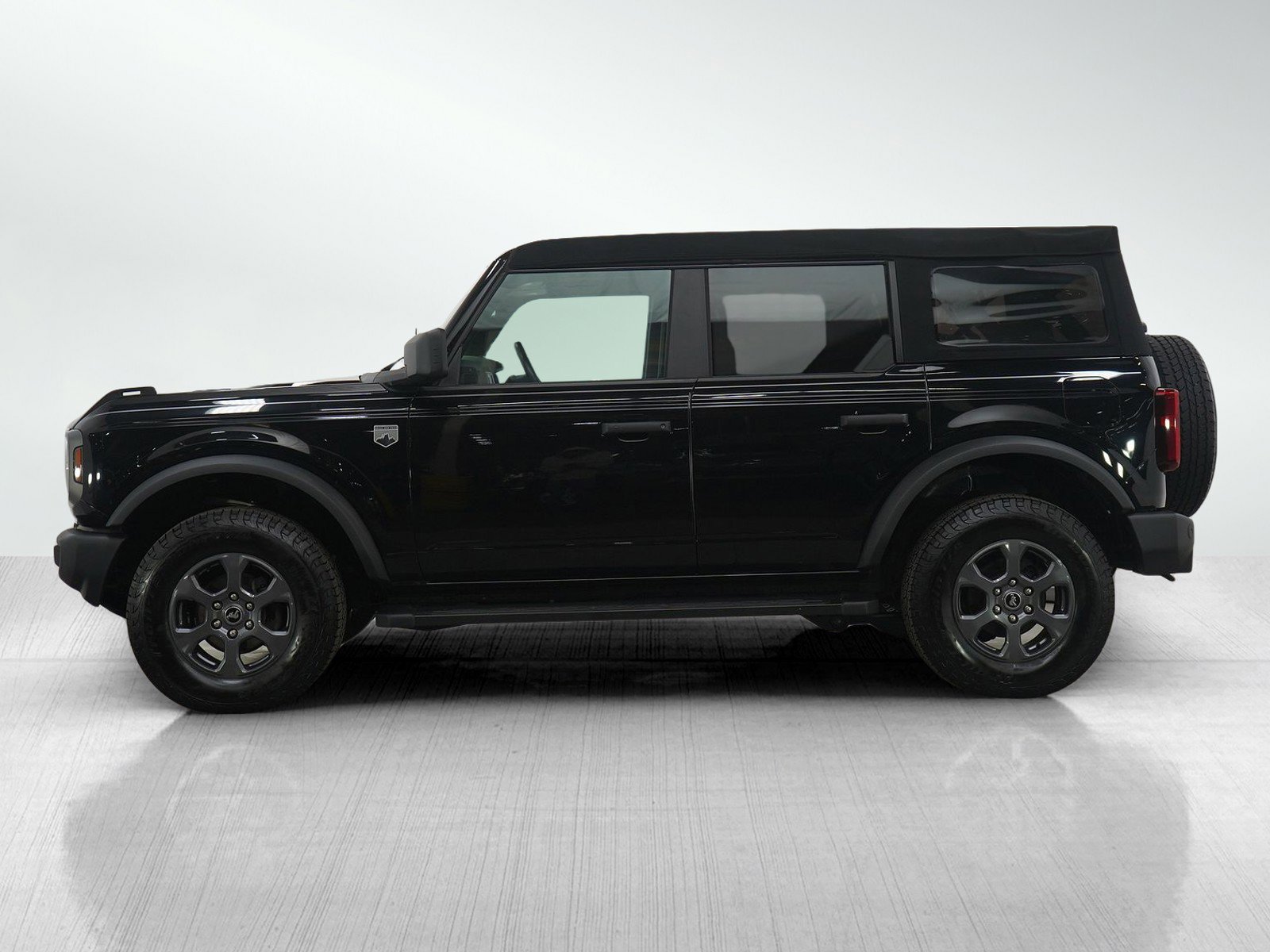 Used 2022 Ford Bronco Big Bend image 2