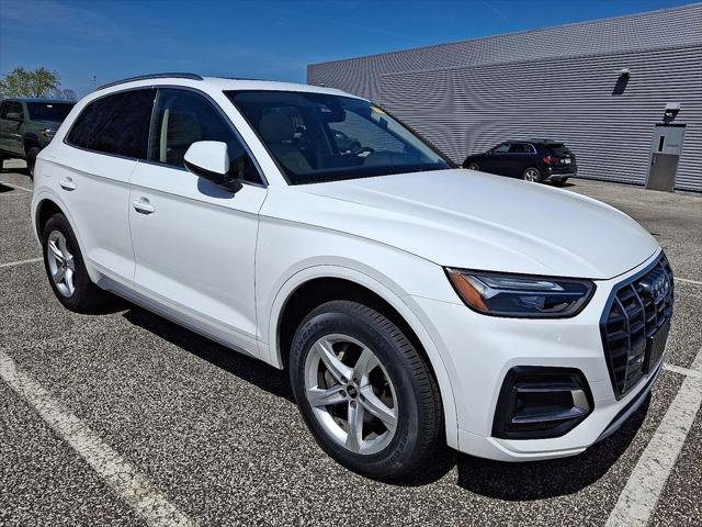Certified 2023 Audi Q5 2.0T Premium w/ Convenience Package image 2