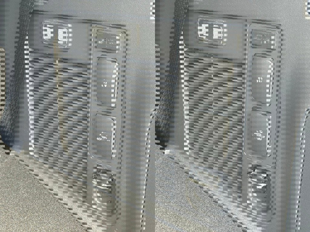 New 2025 Ford Expedition Active image 47