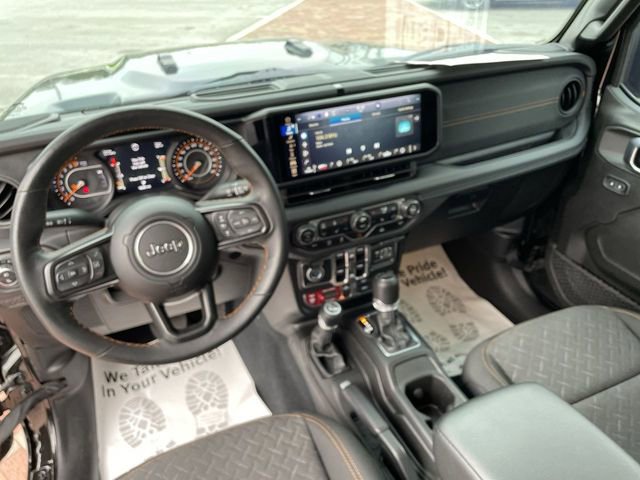 Used 2024 Jeep Gladiator Mojave w/ Technology Group AWD/4WD image 16