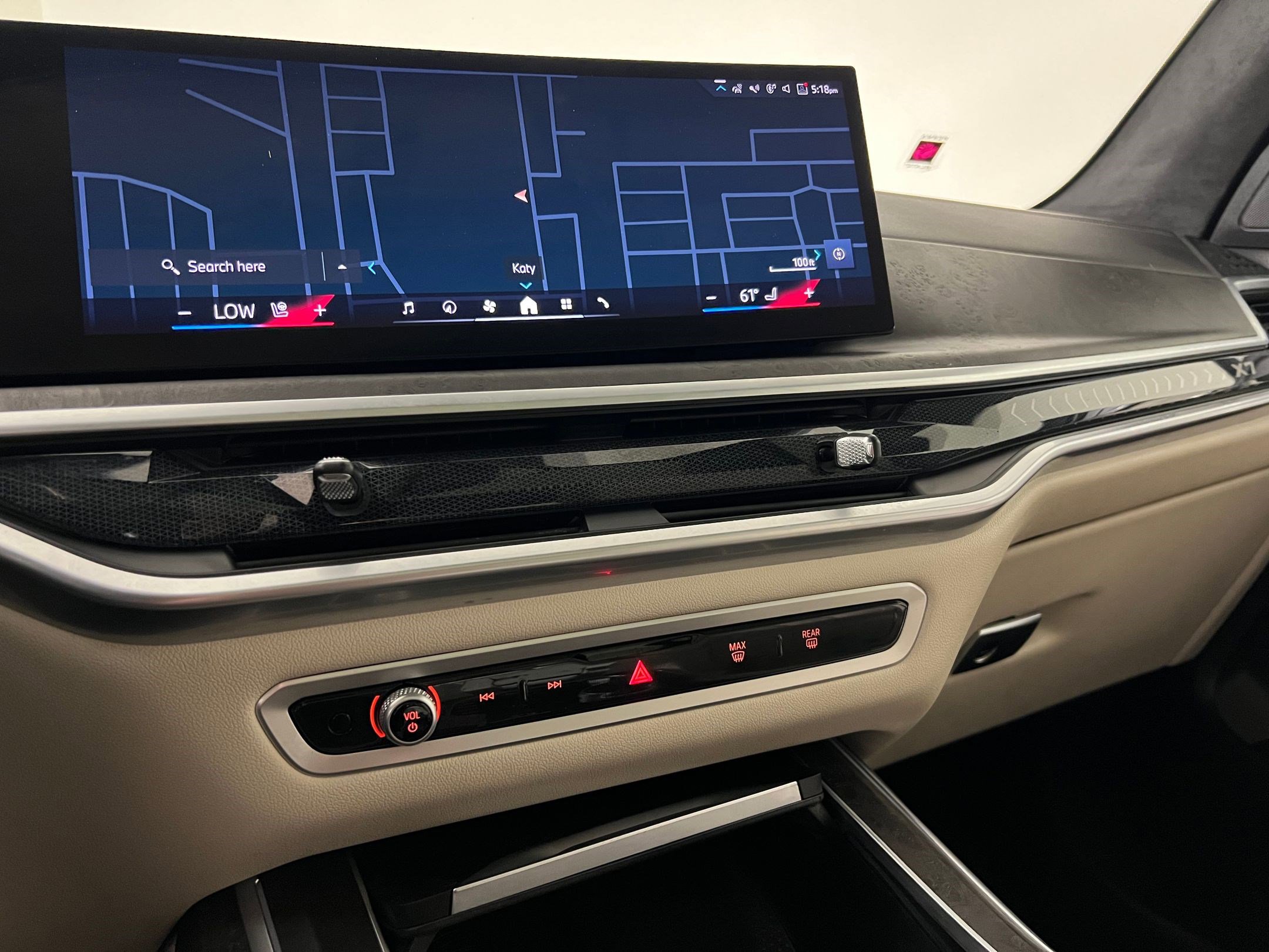 Certified 2024 BMW X7 xDrive40i w/ M Sport Package image 19